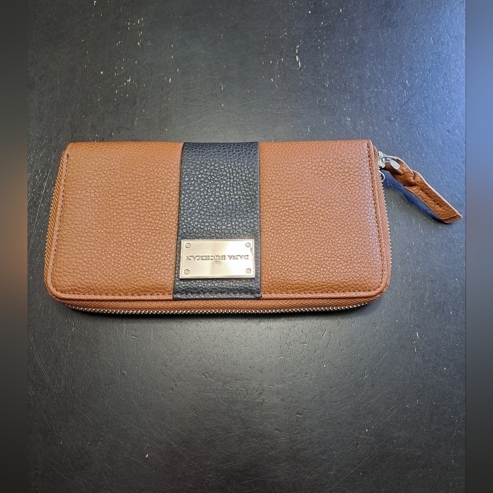 NWT Dana Buchman Two Tone Leather Pebbled Wallet